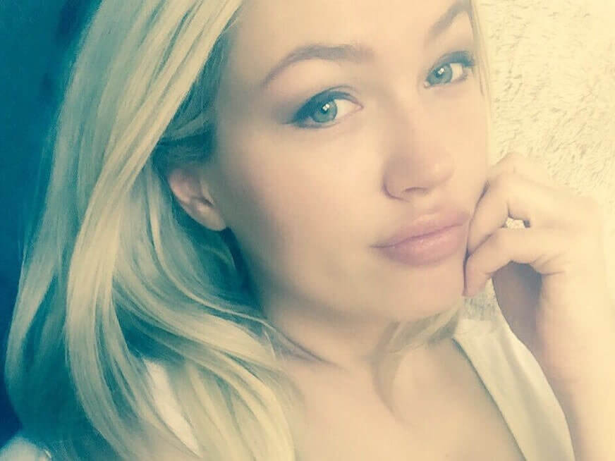 Fußfick mit der deutschen Lana Giselle Fußfick mit der deutschen Lana Giselle